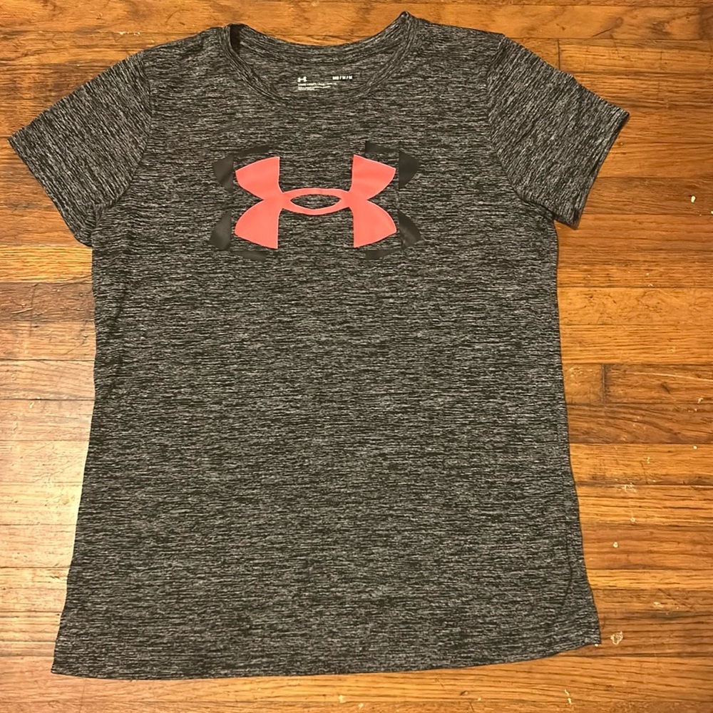 Gray Under Armor shirt